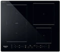 Piano cottura a induzione Hotpoint con 4 zone di cottura e controllo touch